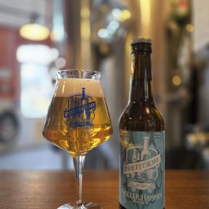 Heller Hannes in der Flasche und im Glas.