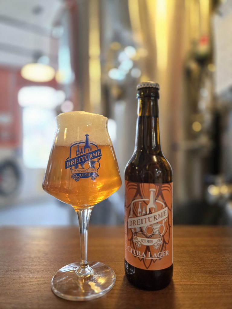 Das Citra Lager in der Flasche und im Glas