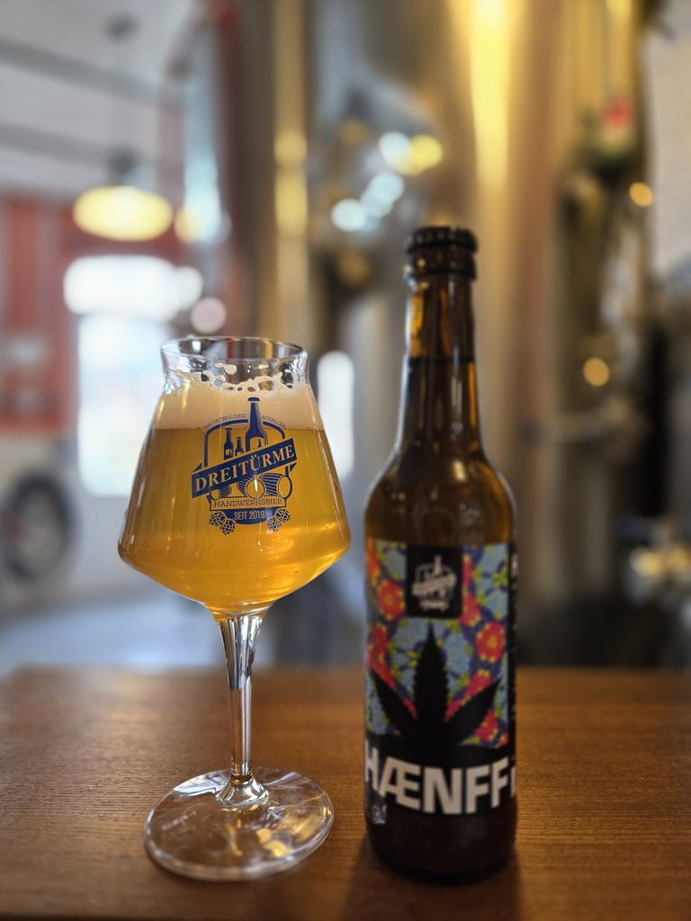 Haenff Bierbild im Glas und in der Flasche
