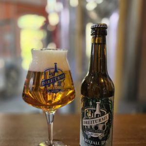 Kristall IPA Nelson Sauvin im Glas und in der Flasche
